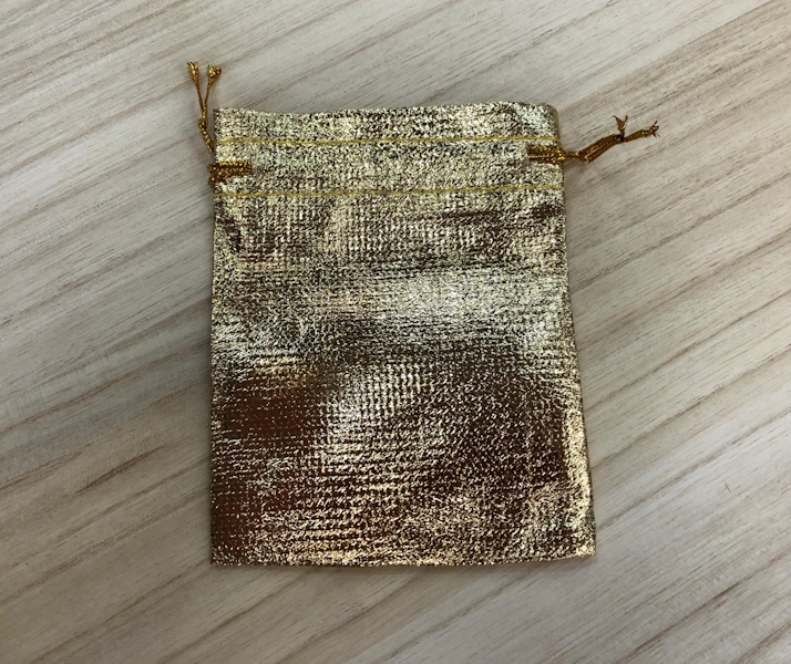 Bolsita Dorada 11 x 9 cm aprox